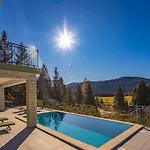 Stella - Wellness With A Swimming Pool, Hot Tub And Sauna فيلة رافنا غورا