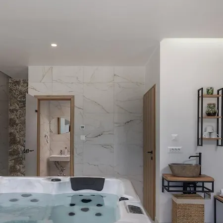 Stella - Wellness With A Swimming Pool, Hot Tub And Sauna